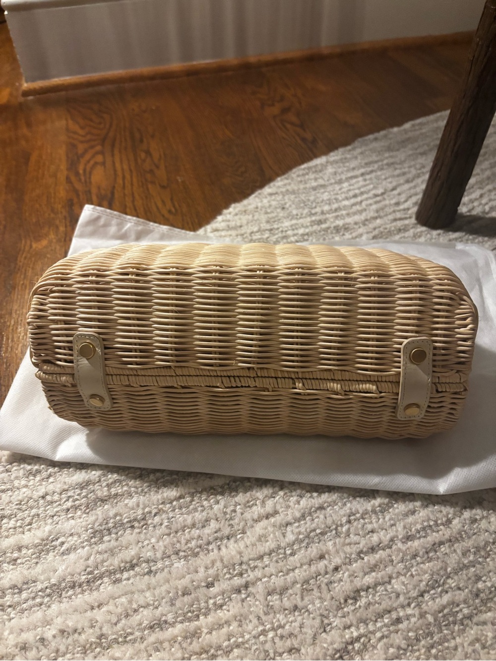 ANTONIO MELANI Cream-Trim Woven Satchel with Gold Accent - Picture 4 of 11